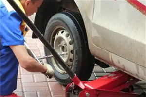 台儿庄区附近拖车24小时服务热线电话